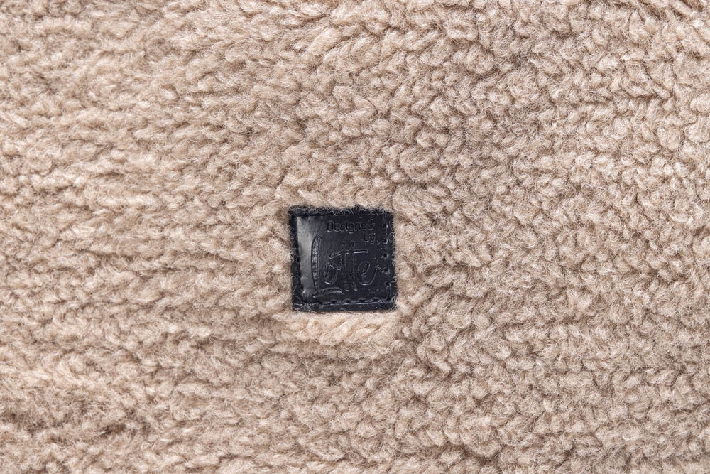 Designed by Lotte Tebby - Draagtas - Beige