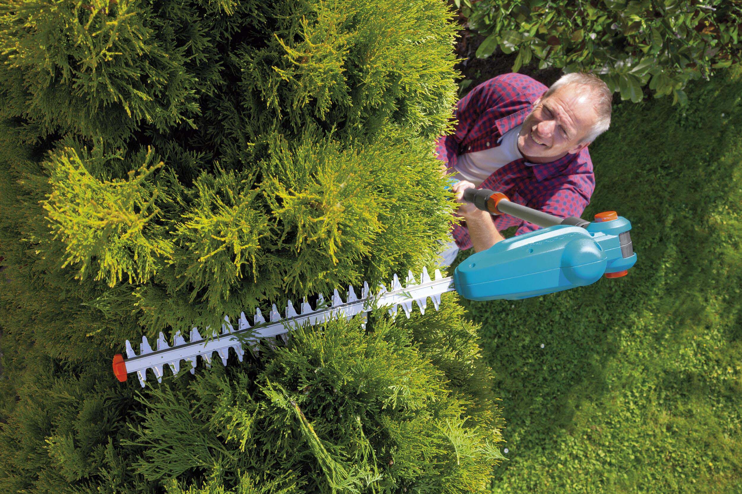 Gardena THS 42/18V P4A - Telescopische Accu-heggenschaar - (incl. accu en lader) - 42 cm