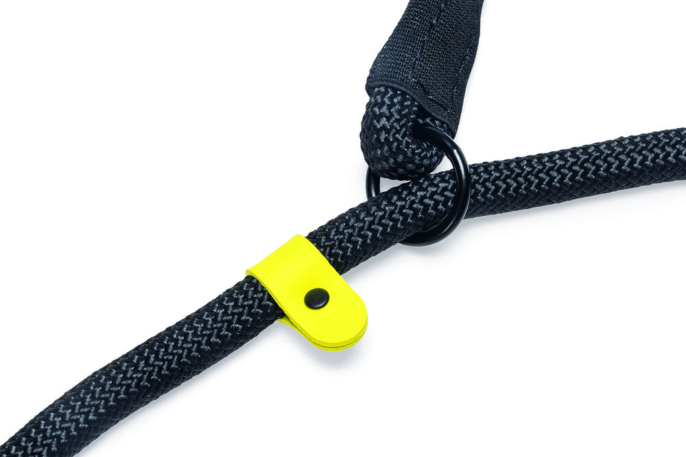 Beeztees Premium Parinca - Jachtlijn Hond - 25.00 cm - zwart - 12 mm - 4.50 cm - Medium - 300.00 cm - 2.00 cm
