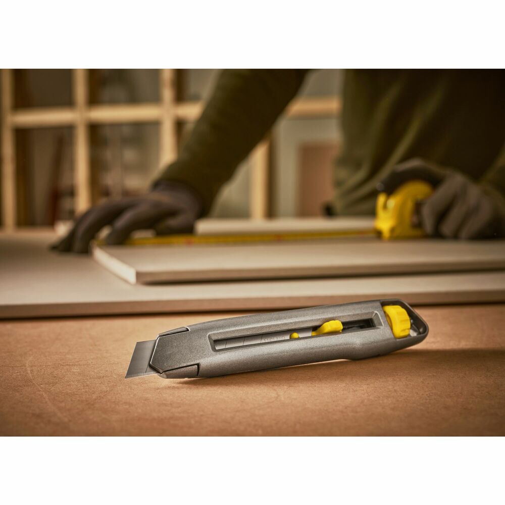 Stanley Breed 18mm - Afbreekmes -