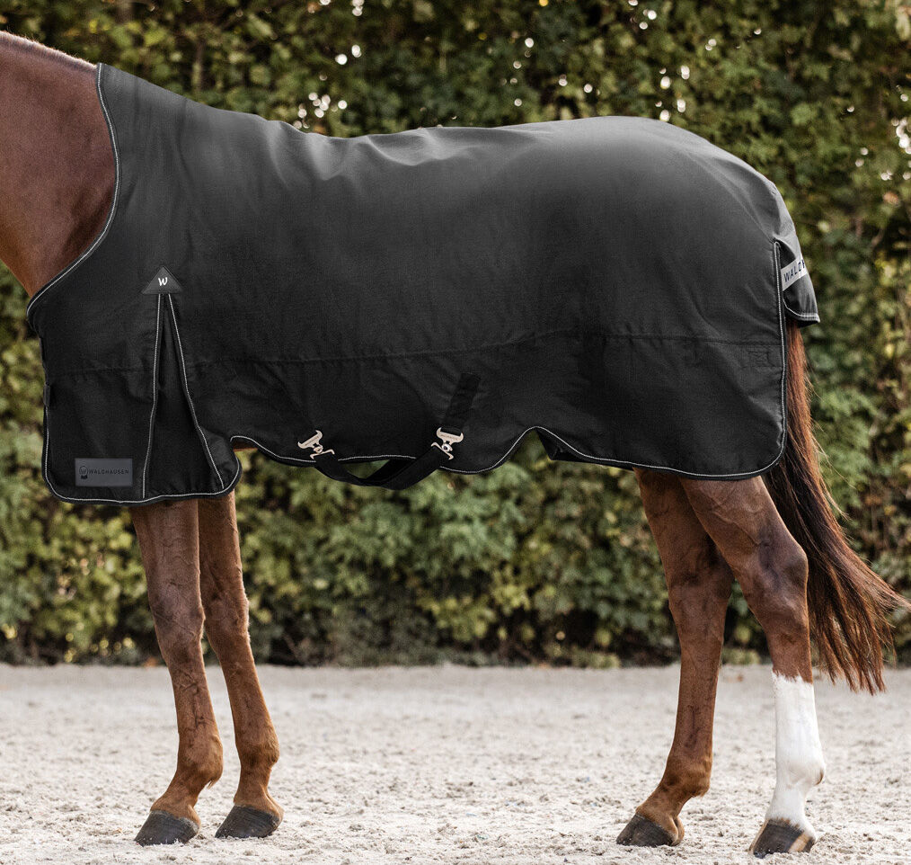 Waldhausen Arctic Hoge nek 200 gr - Winterdeken - Paardendeken - 1.00 cm - Zwart - 1.00 cm - 125/175 - 1.00 cm