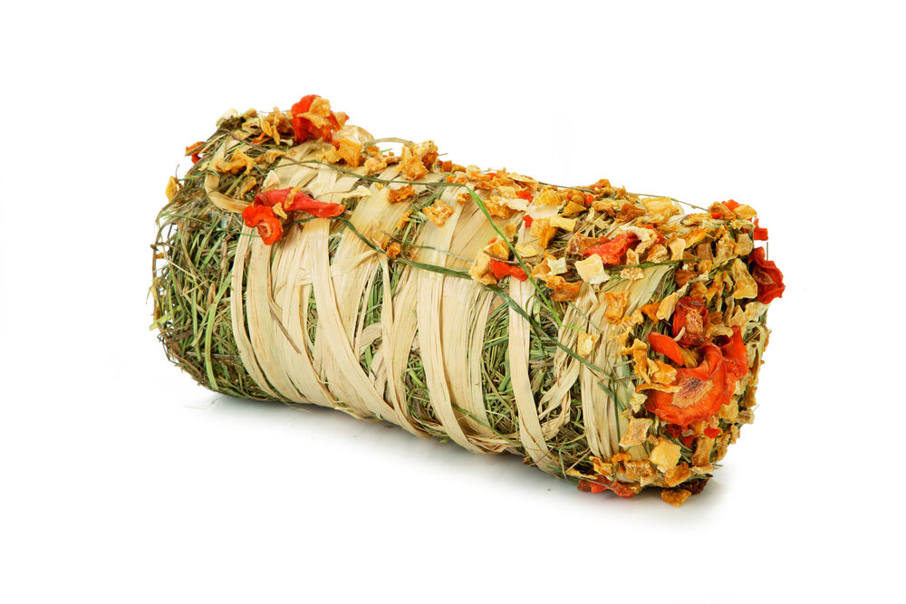 Beeztees Hooirol met Groente - Knaagdiersnack - 200 gram