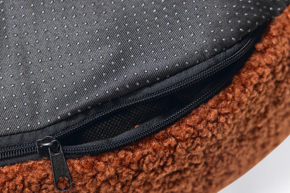 Designed by Lotte Yndis - Hondenkussen - Bouclé - Ovaal - Terracotta - 15x85x115 cm - XL