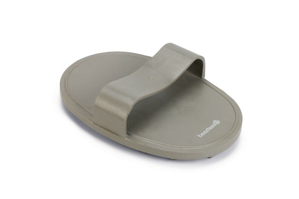 Beeztees - Massageborstel - Ovaal - 13.00 cm - null - 9.00 cm - 3.50 cm