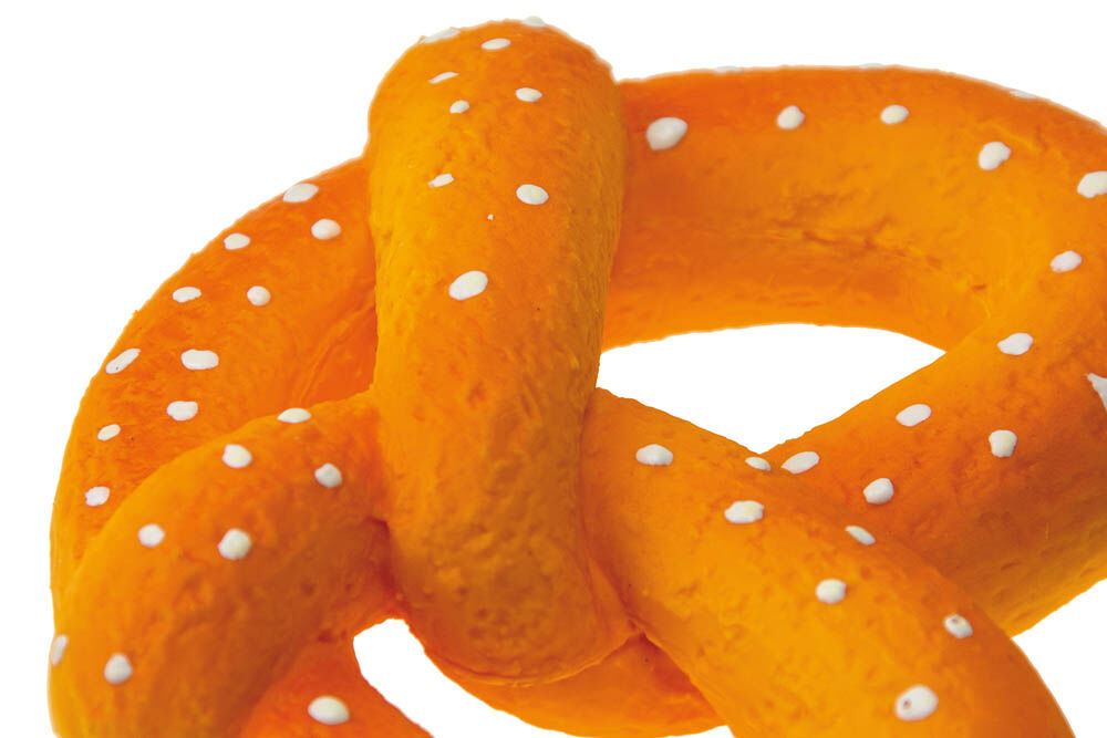 Karlie Pretsel - Knuffel - Hondenspeelgoed - Bruin - 10x3x13 cm