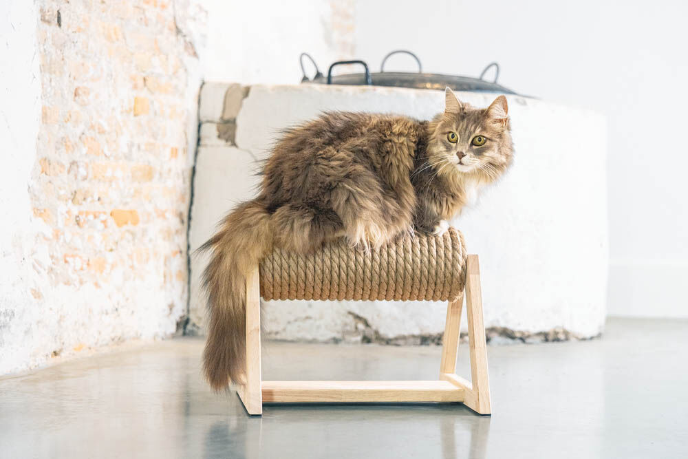 Designed by Lotte Yves - Krabpaal - Naturel - 30x36x30 cm