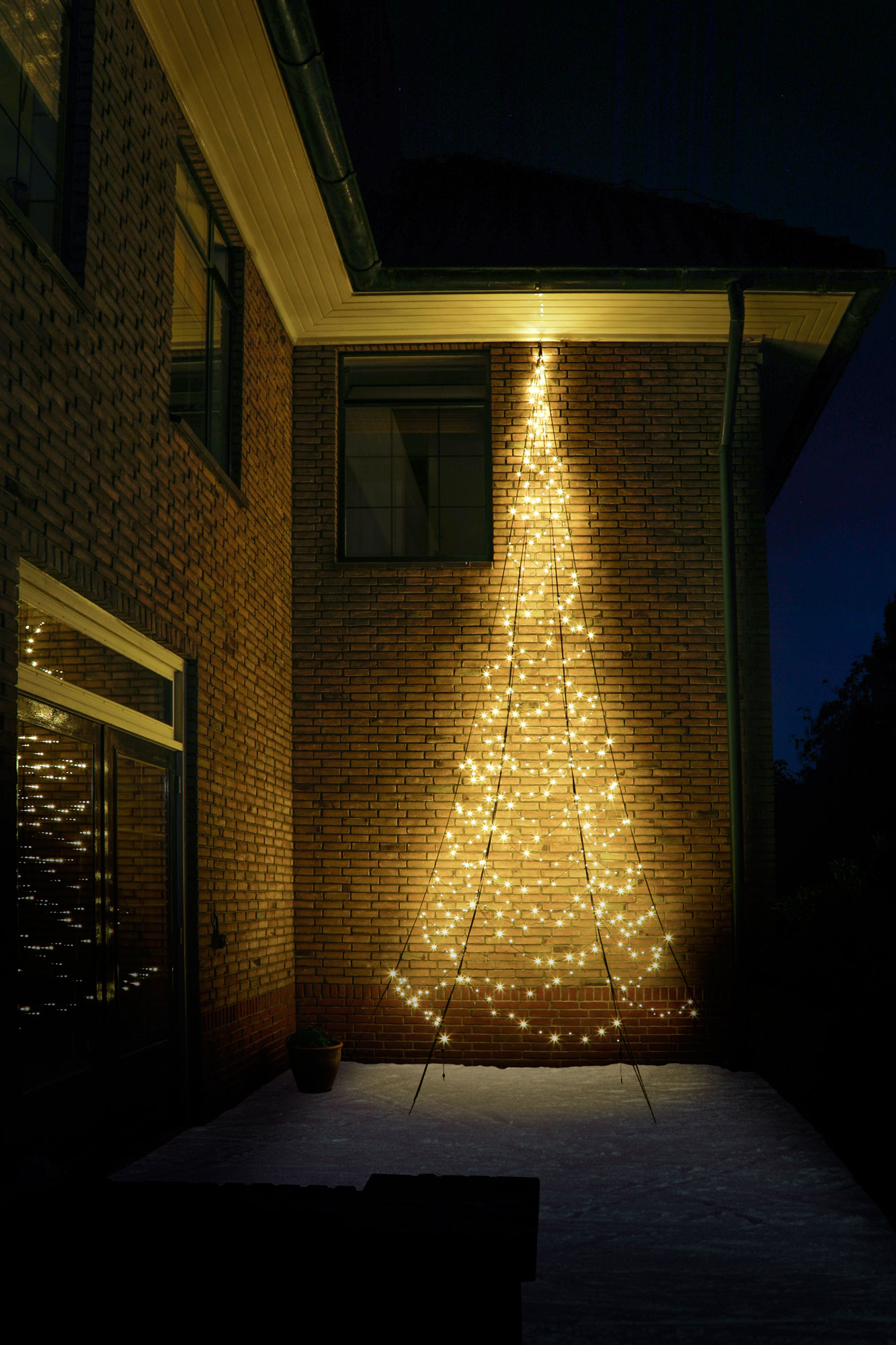 Fairybell 6 meter - Muurkerstboom - 600 cm - 450 lampjes - Warm wit Fairybell 6 meter - Muurkerstboom - 600 cm - 450 lampjes - Warm wit